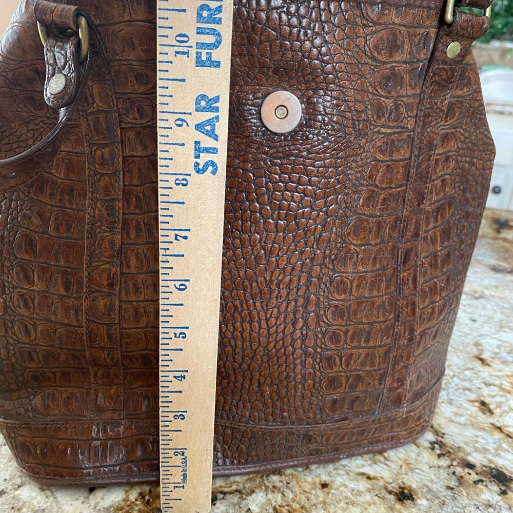 BRAHMIN BAG W/adjustable strap. Very good cond. - Picture 9 of 11